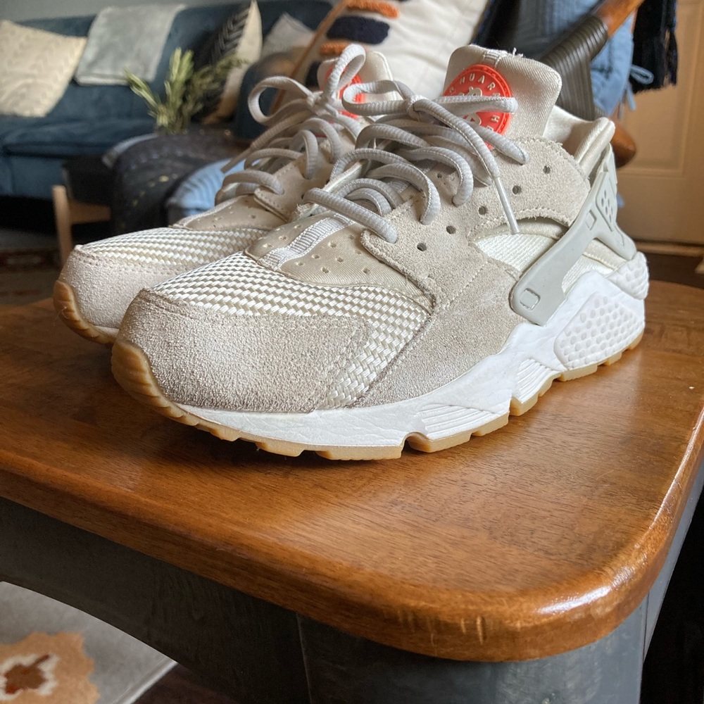 Nike Huaraches - Womens - Cream Color with Gum Sole